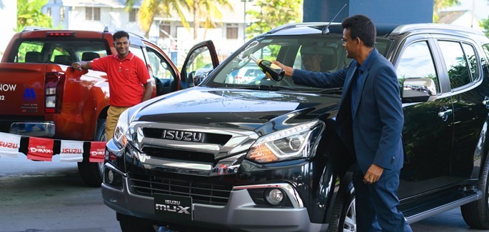 Fernandes Autohandel slaat haar vleugels uit naar Guyana