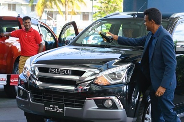 Fernandes Autohandel slaat haar vleugels uit naar Guyana